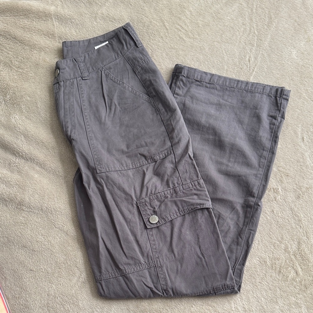 Women’s Gray Cargo Pants